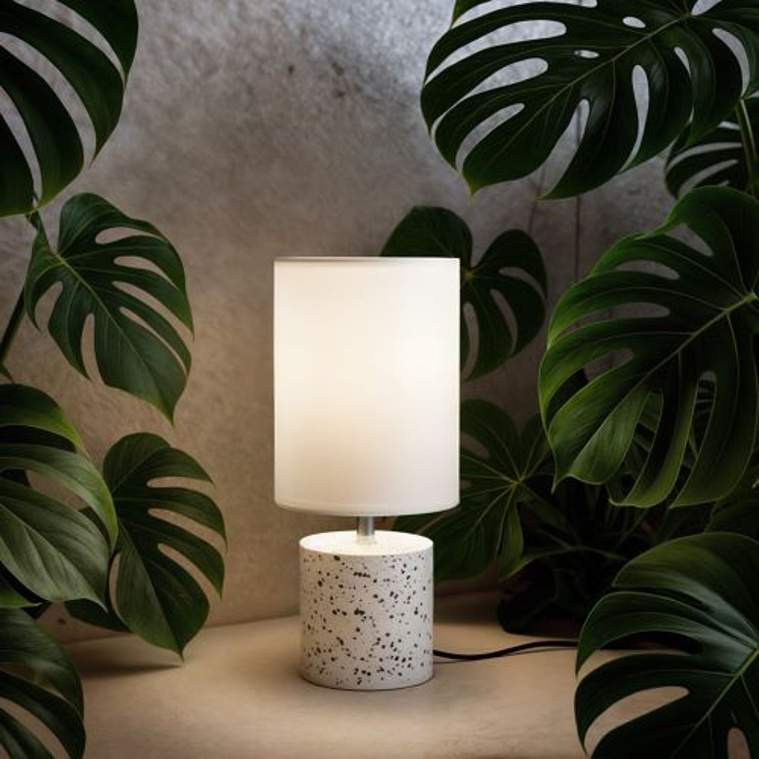 Lampă masă living
