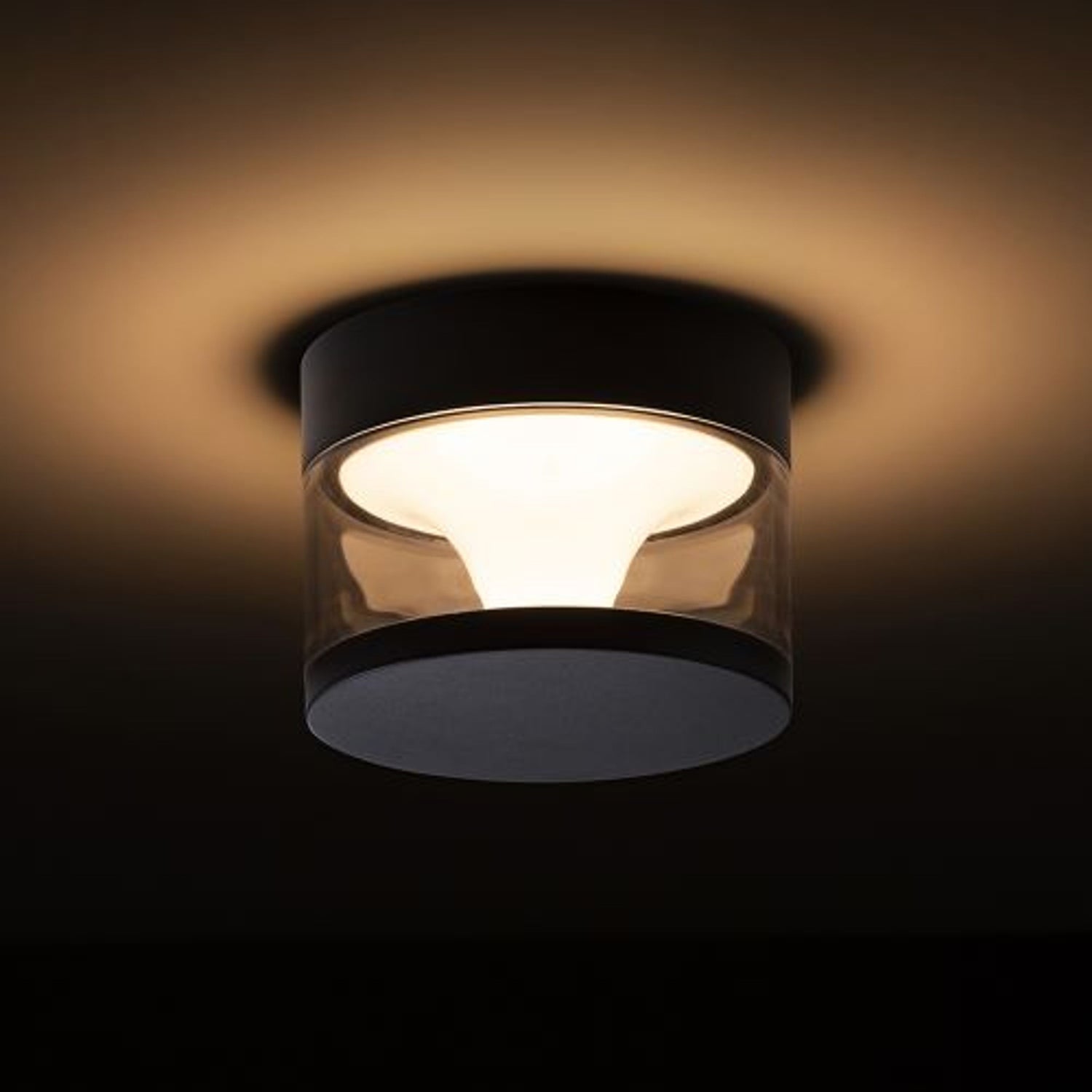 Outdoor indirect lighting fixtures